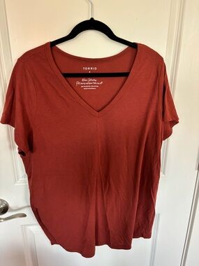 torrid Rust V-Neck Short Sleeve Tee